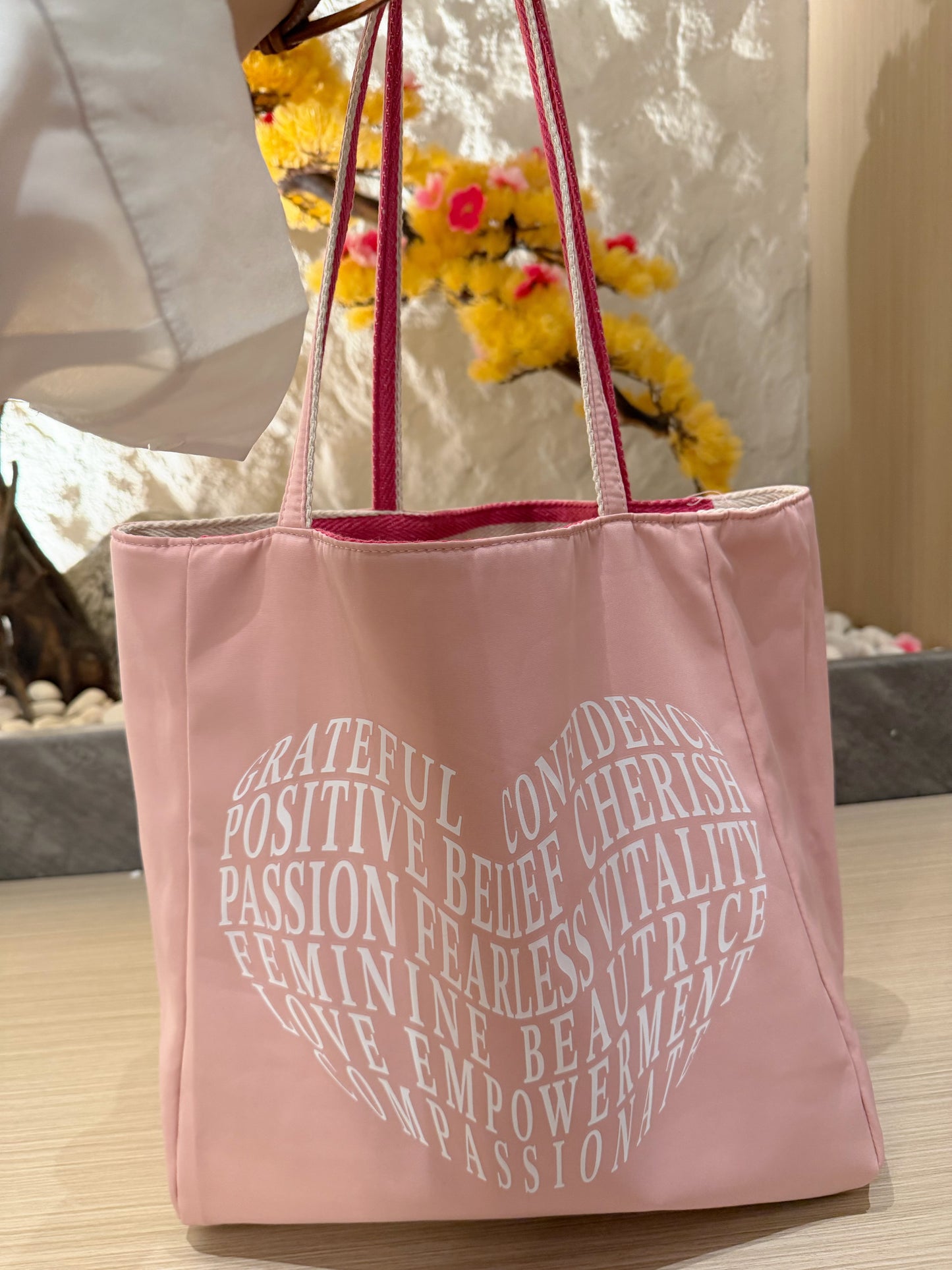 NOT FOR SALE : 2100 Points Amour Tote Bag (Soft Pink)
